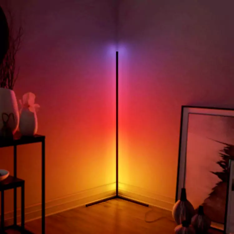 Kulma RGB-lamppu
