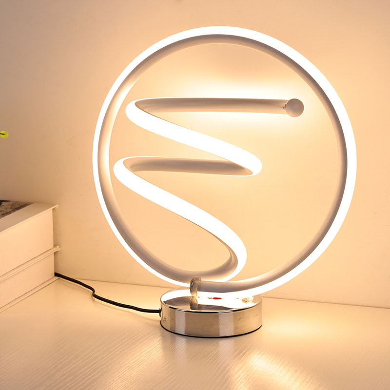 LED-pöytävalaisin kodin sisustukseen