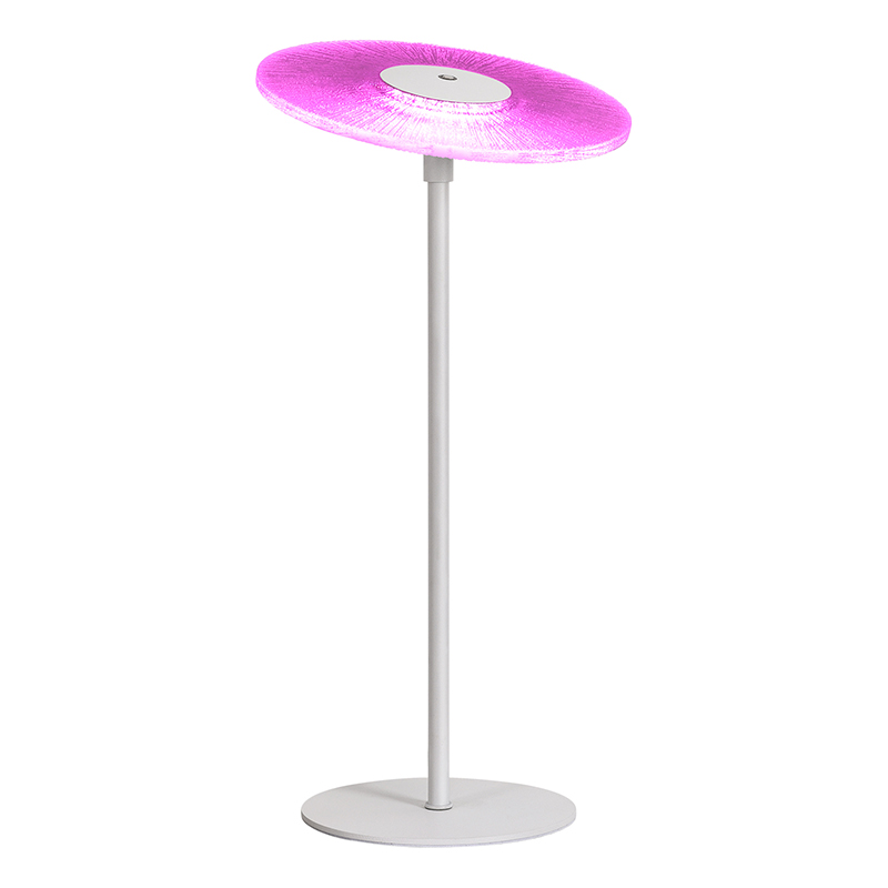 Moderni LED-pöytävalaisin RGB-varjostimella
