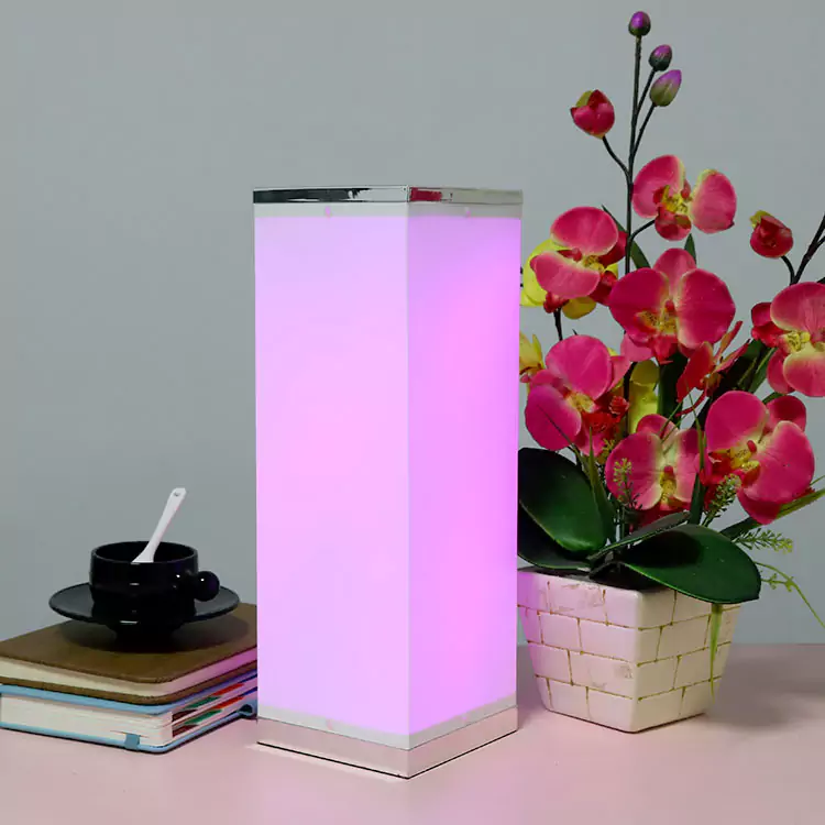 RGB-sisustuslamppu